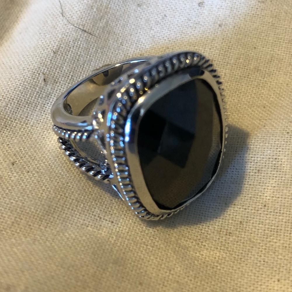 BLACK JEWEL RING💎 - Picture 2 of 4